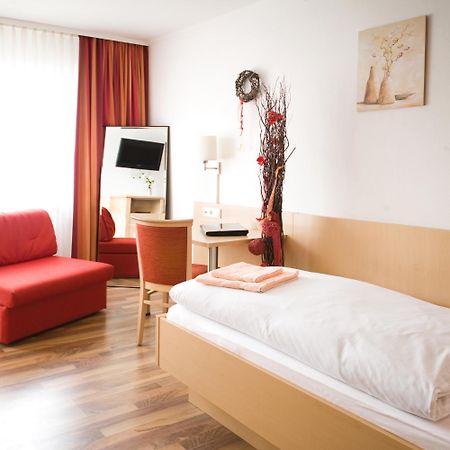 Hotel Gasthof Pension Riebel Etzenricht Екстериор снимка
