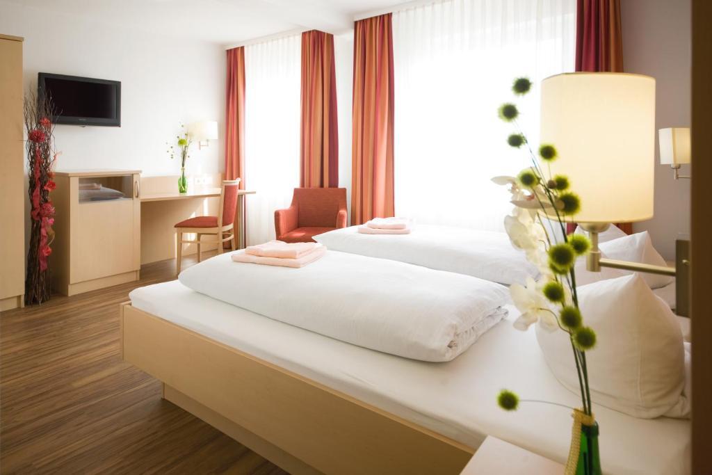 Hotel Gasthof Pension Riebel Etzenricht Стая снимка